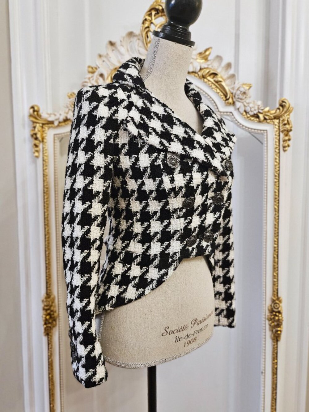 CHANEL 19K Fall-Winter 2019 Houndstooth Shimmer Tweed Jacket, FR 34, US 2 - Picture 3 of 16